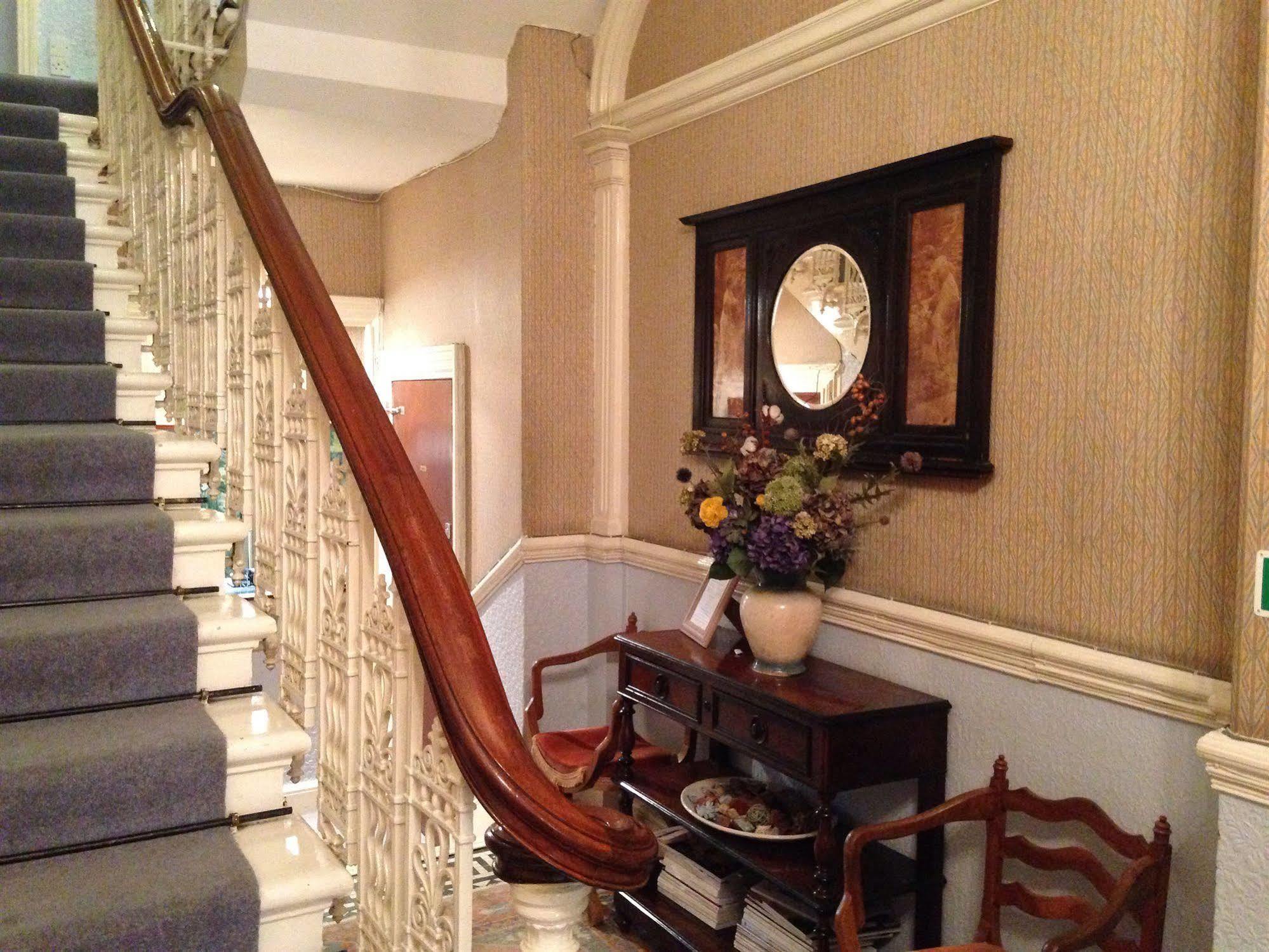 Merlyn Court Hotel London Luaran gambar